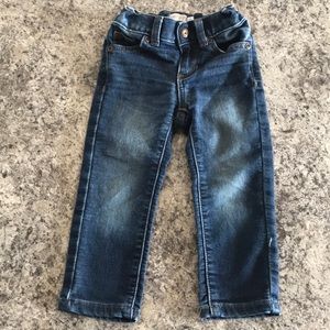Toddler girls jean. 2T. Very good condition.